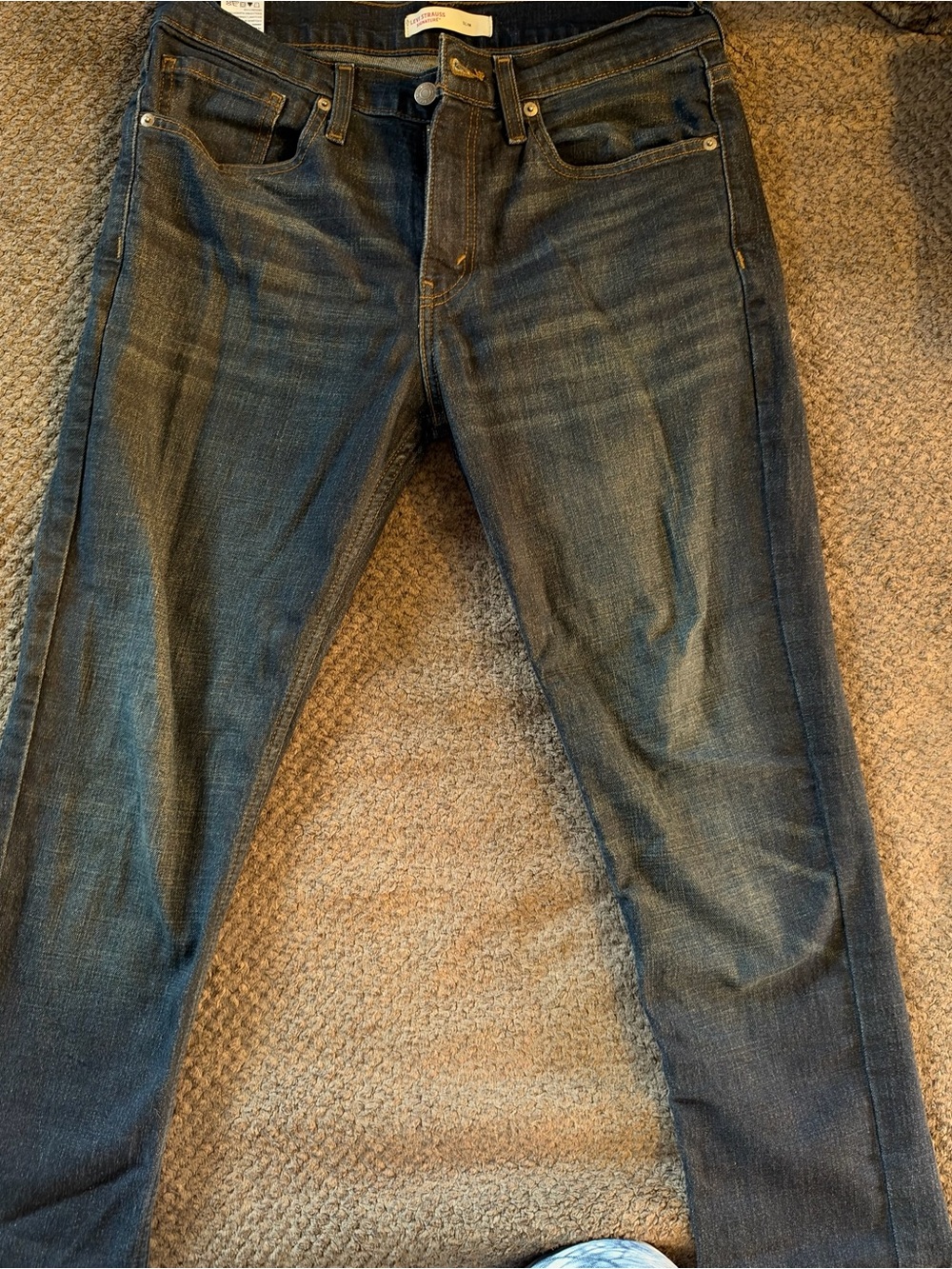 Levi's Men's Slim Straight Jeans in Dark Blue Wash
